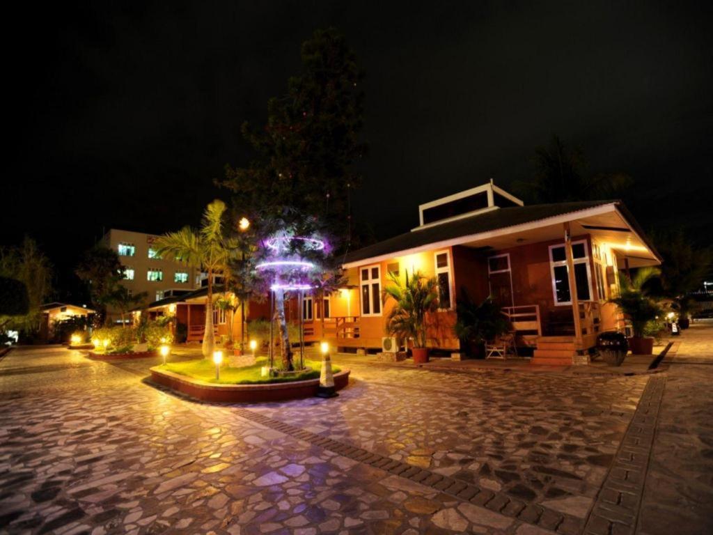 Kyi Tin Hotel Mandalaj Kültér fotó